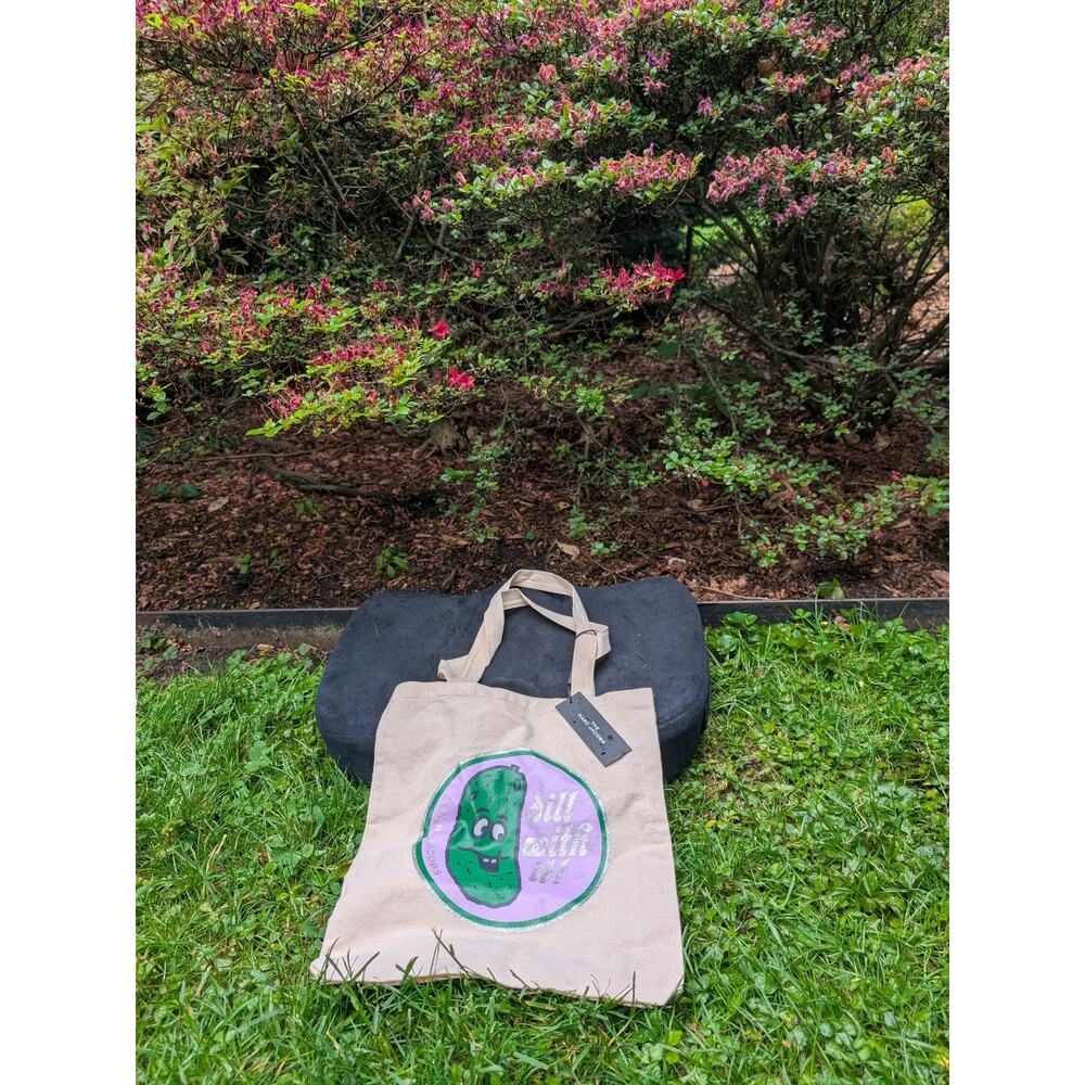 Marc Jacobs Dill With It Canvas Tote Bag NWT Graphic Pickle Tote